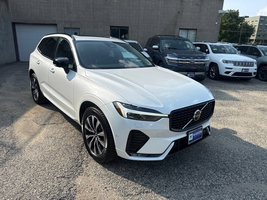 Used 2024 Volvo XC60 B5 Plus w/ Protection Package Premier AWD/4WD image 9