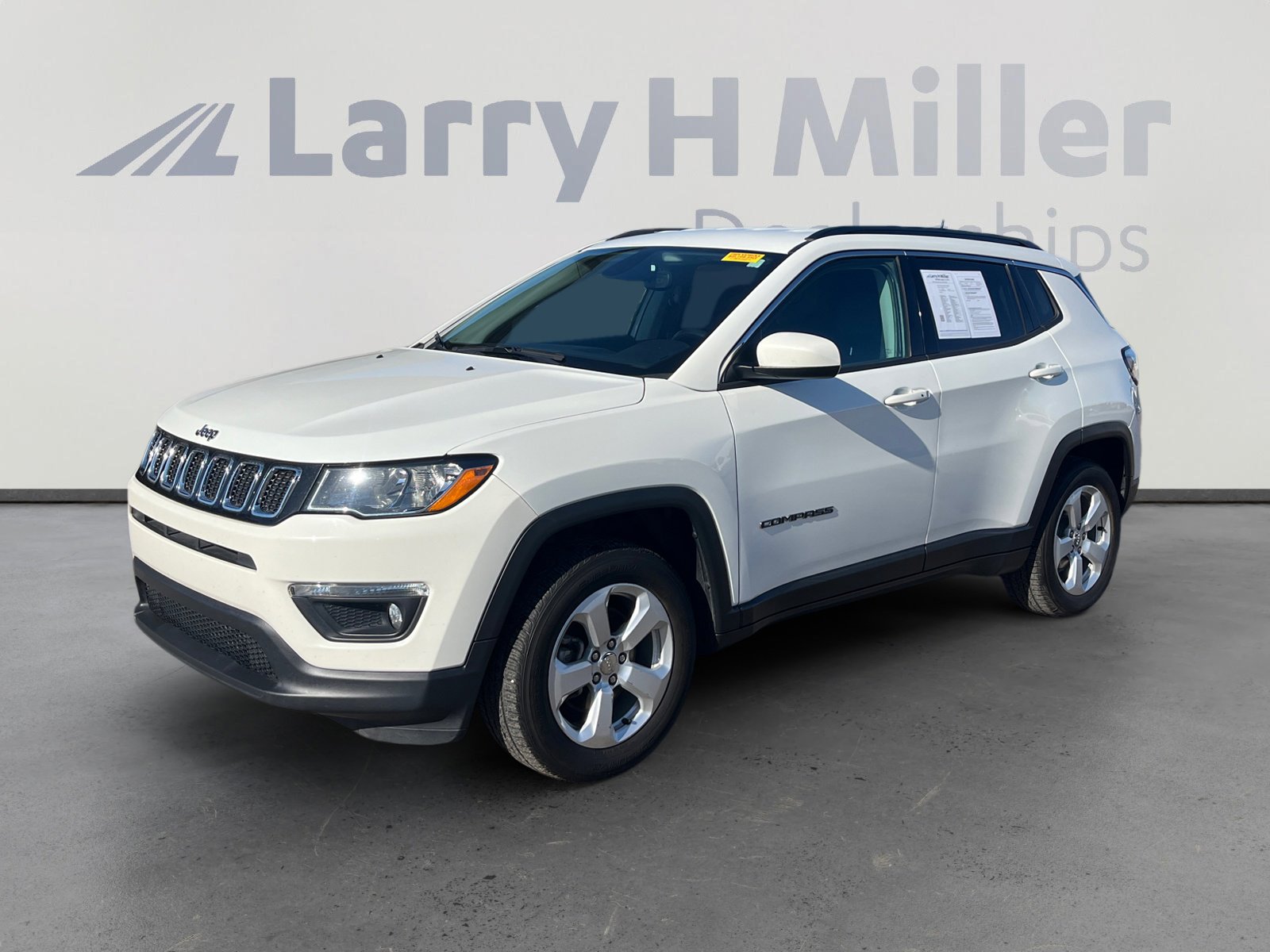 Used 2019 Jeep Compass Latitude w/ Popular Equipment Group AWD/4WD image 1
