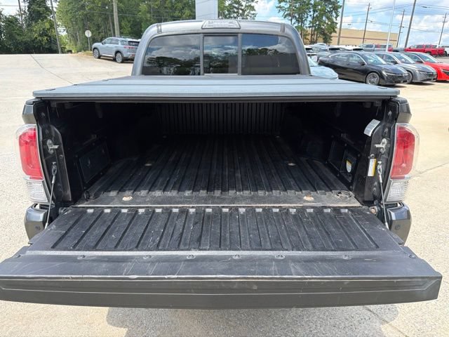 Used 2016 Toyota Tacoma Limited w/ Towing Package AWD/4WD image 13