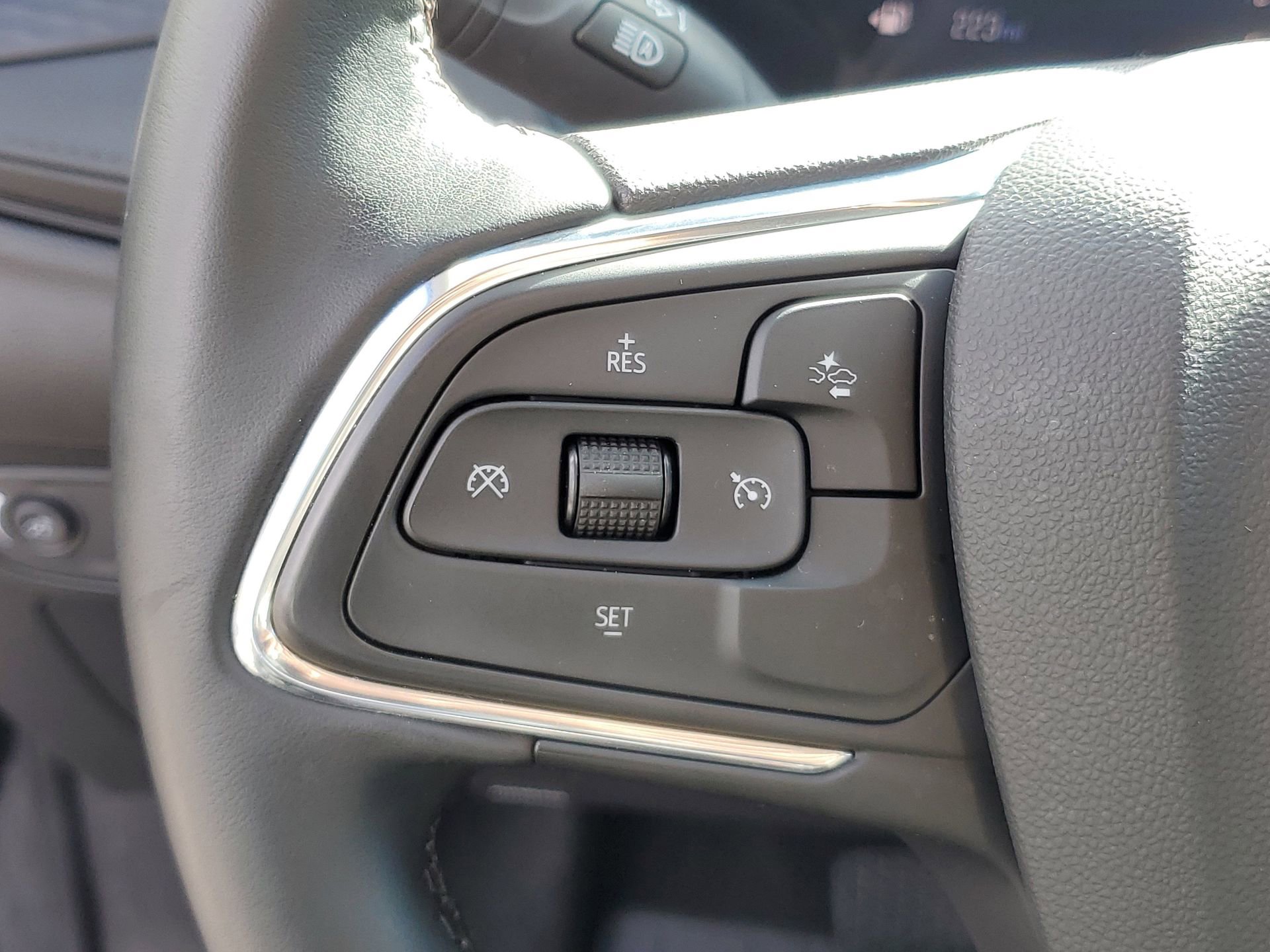 Used 2025 Buick Encore GX Sport Touring image 23