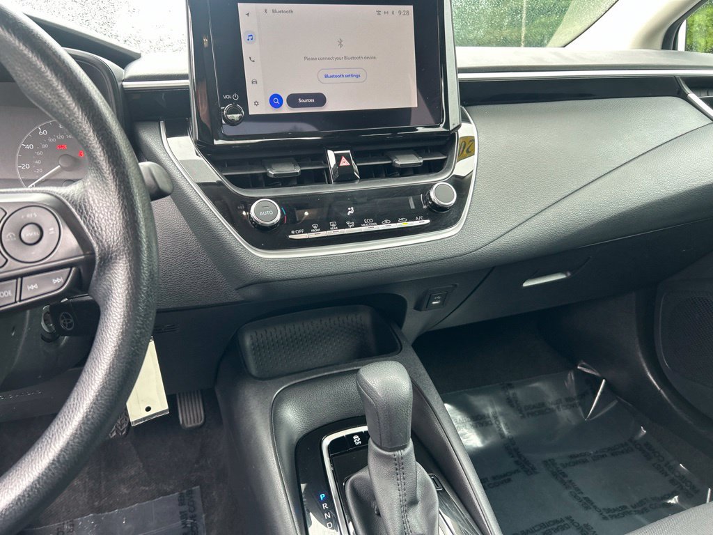 Certified 2025 Toyota Corolla LE FWD image 17