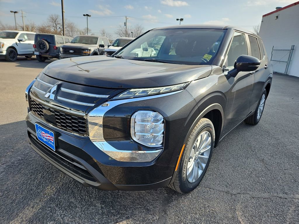 New 2026 Mitsubishi Outlander ES image 4