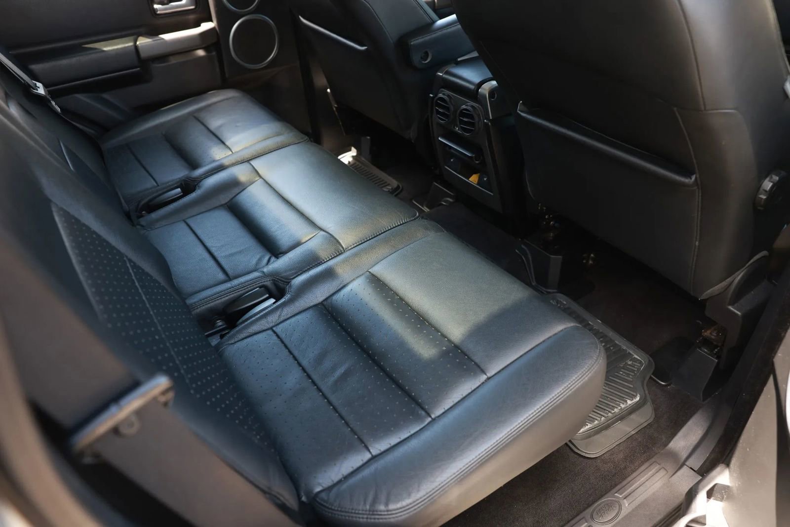 Used 2005 Land Rover LR3 SE AWD/4WD image 13