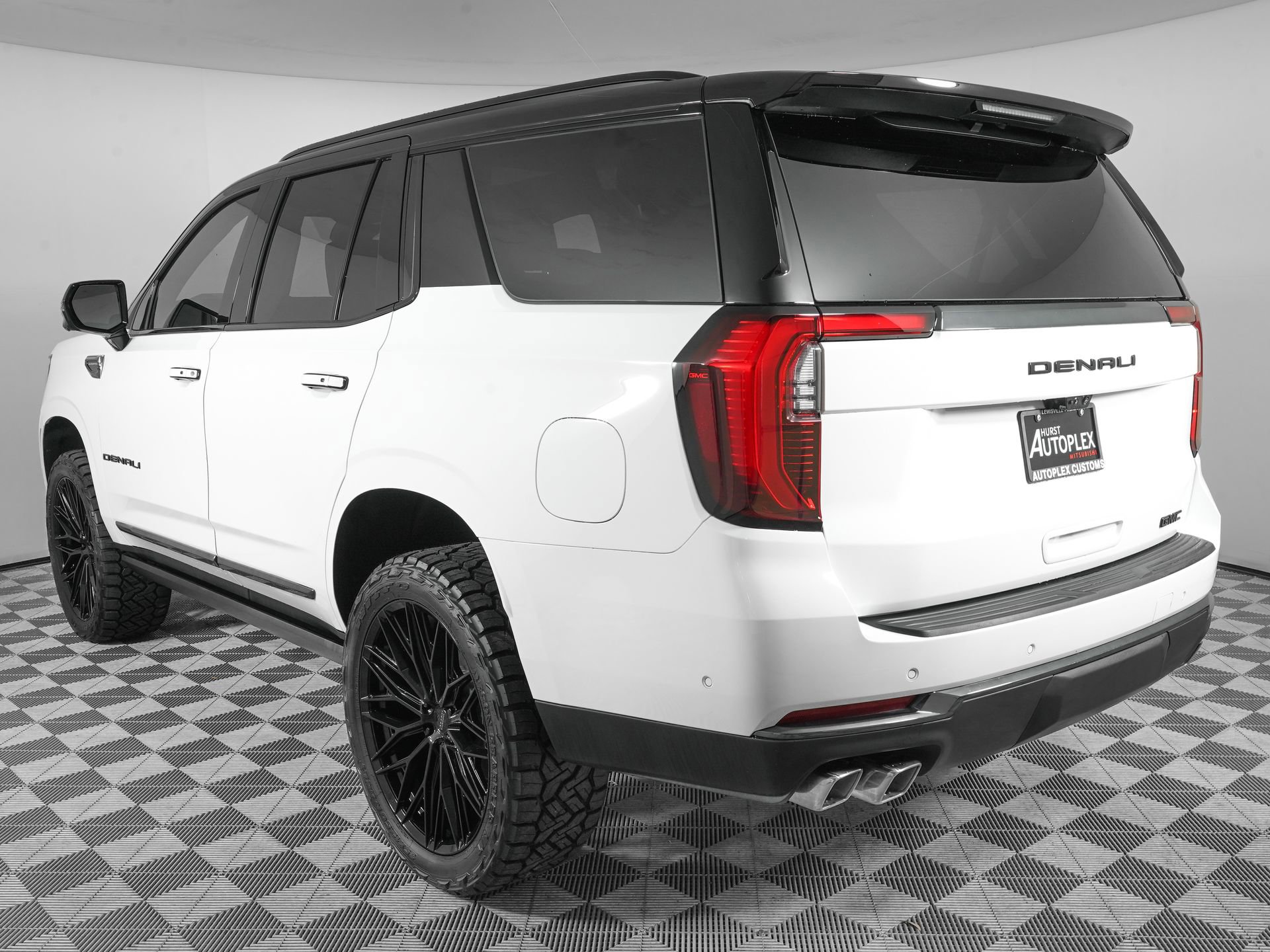 Used 2026 GMC Yukon Denali Ultimate AWD/4WD image 7