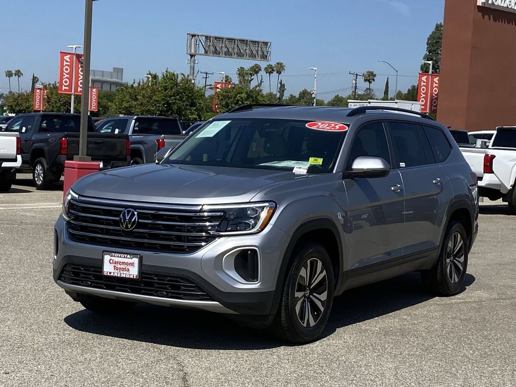 Used 2025 Volkswagen Atlas SE image 38