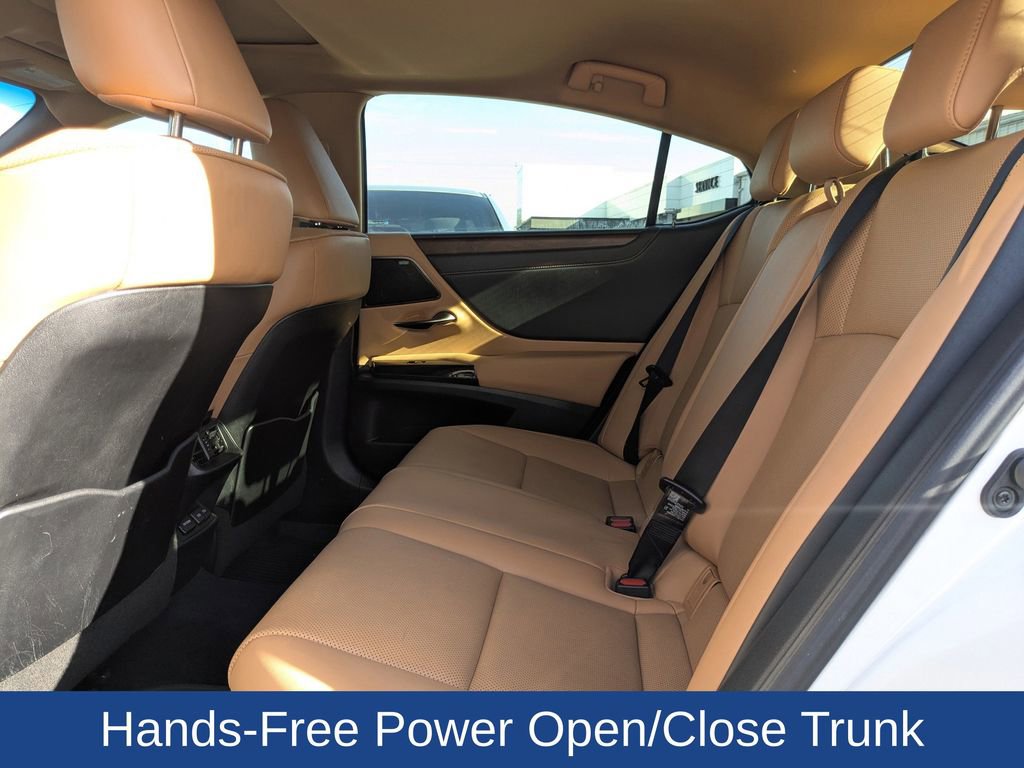Used 2022 Lexus ES 300h w/ Premium Package image 15