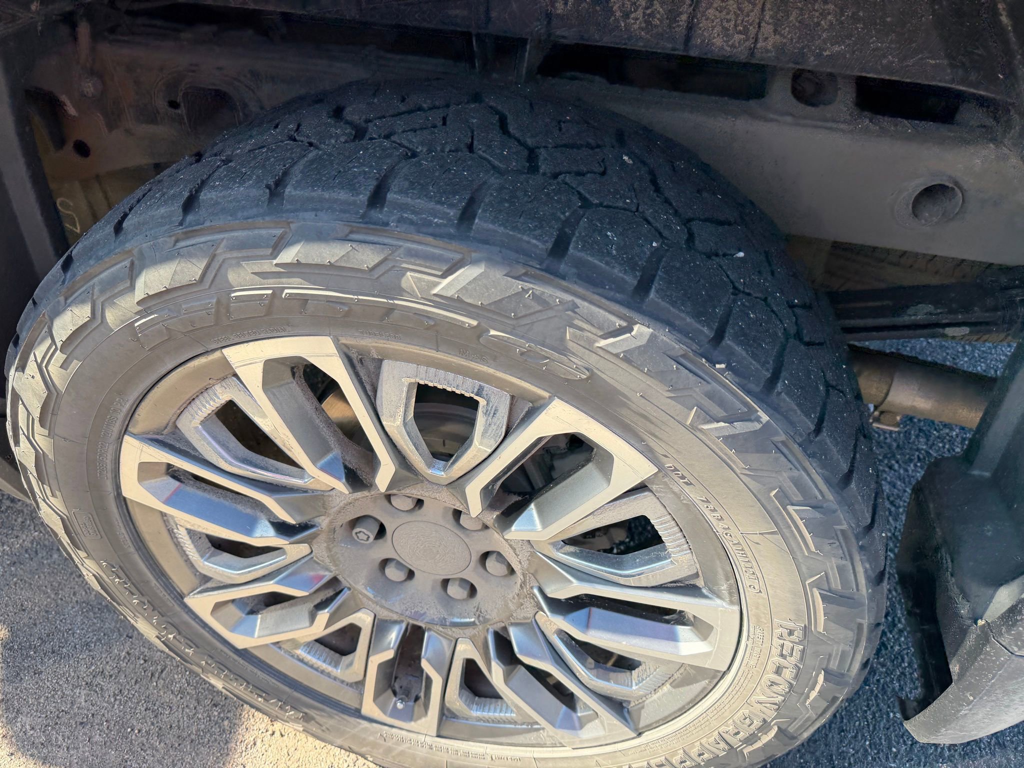 Used 2023 GMC Sierra 1500 Denali Ultimate image 9