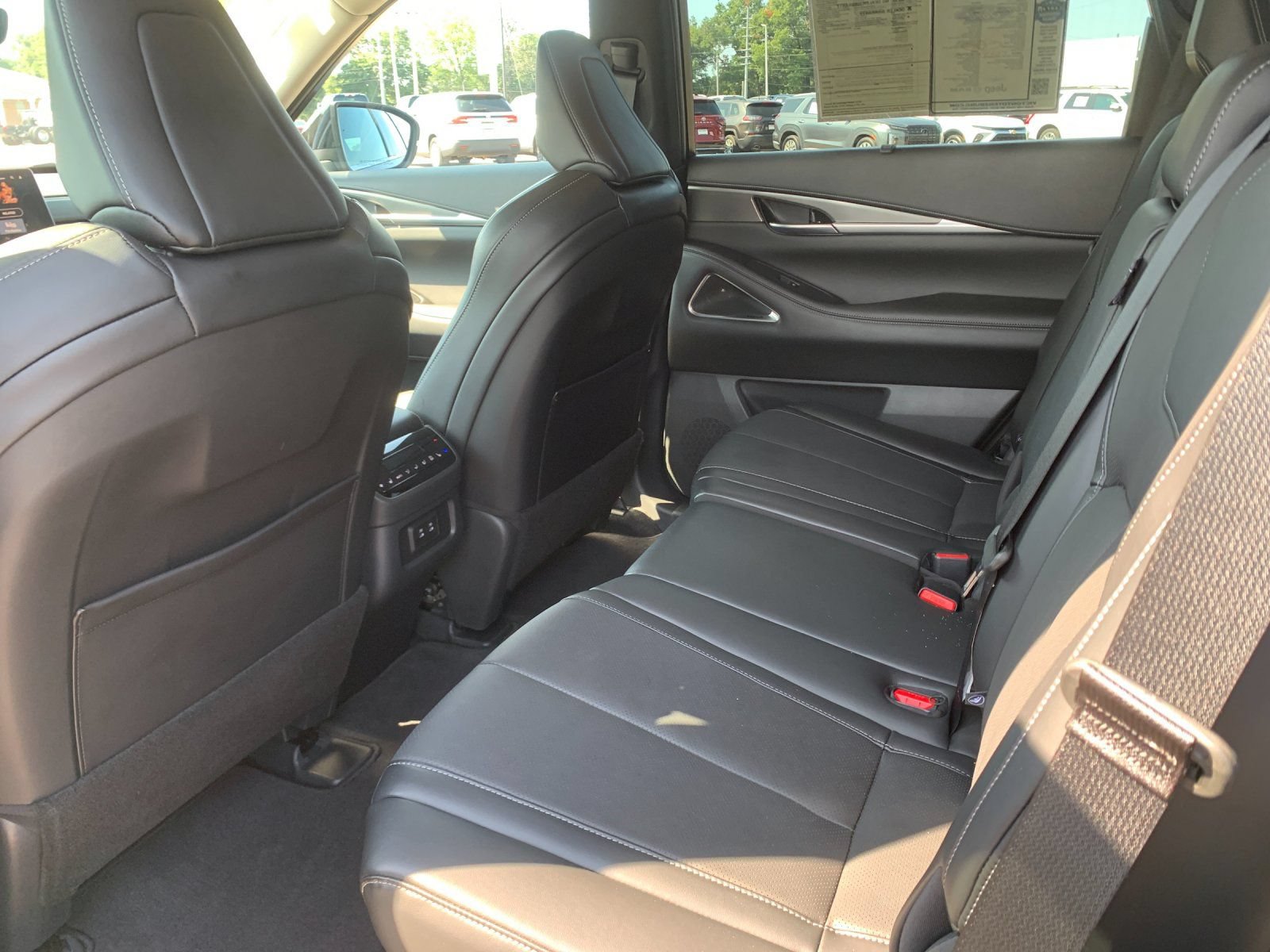 Used 2026 INFINITI QX60 Luxe w/ Cargo Package AWD/4WD image 15
