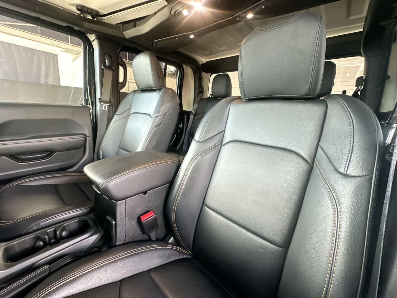 Used 2025 Jeep Gladiator Sport AWD/4WD image 14