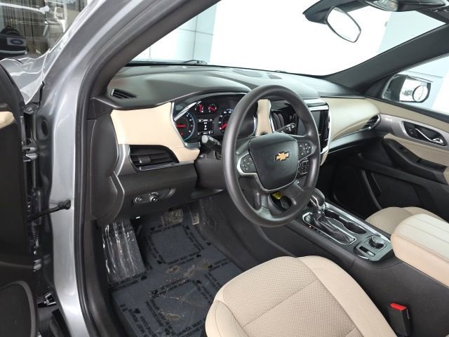 Used 2023 Chevrolet Traverse LS image 23