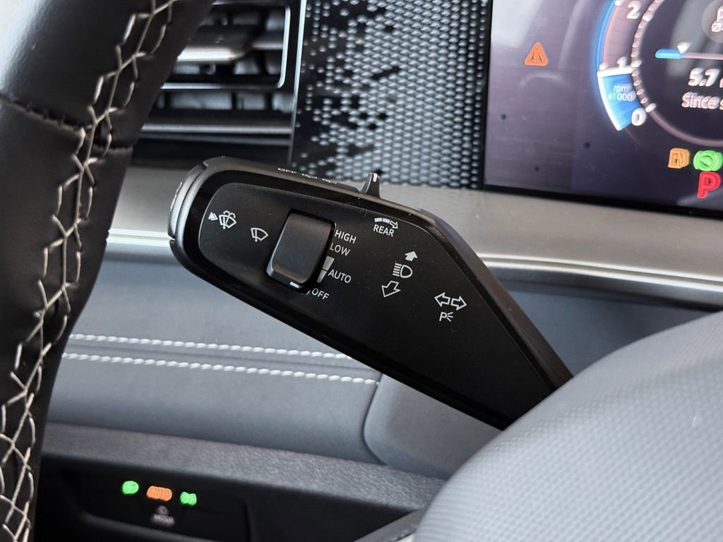 New 2026 Volkswagen Tiguan SE AWD/4WD image 14