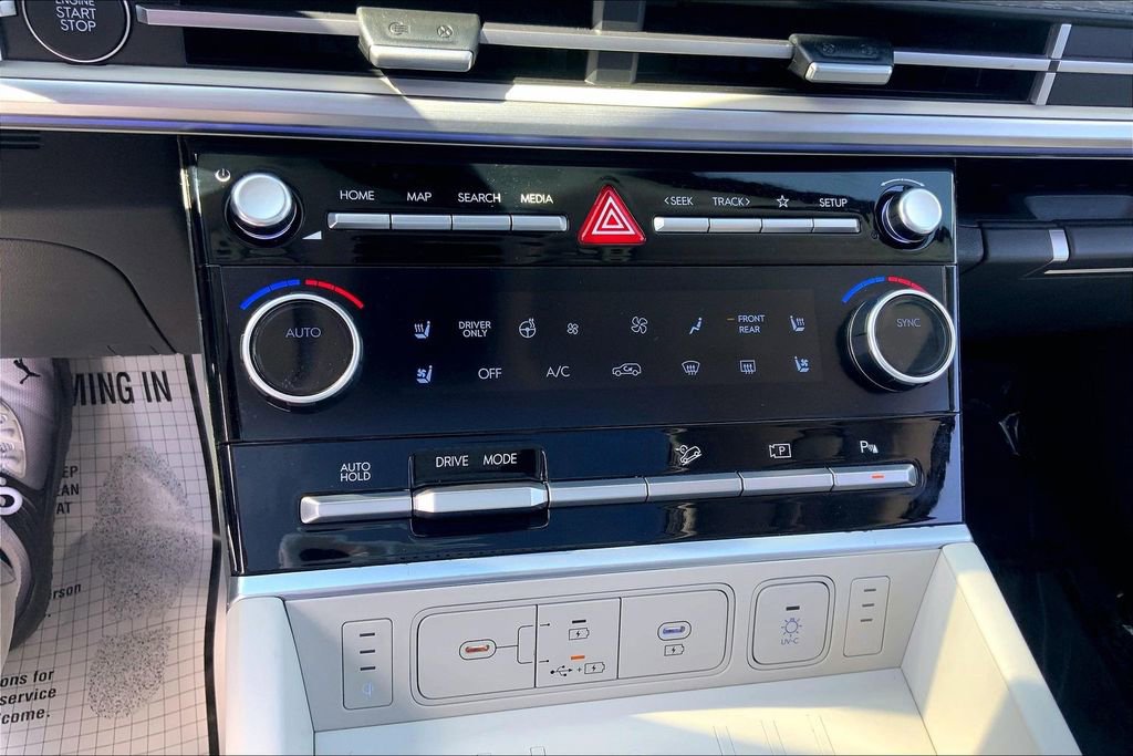 Used 2025 Hyundai Santa Fe Calligraphy image 16