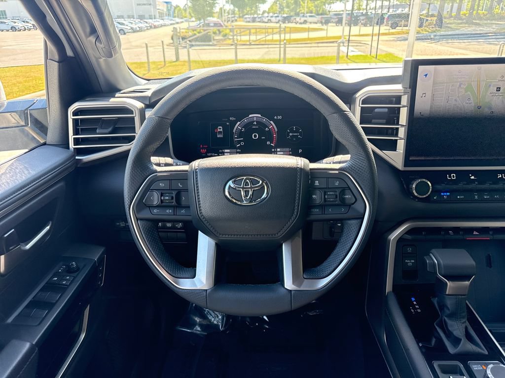Used 2025 Toyota Tundra Limited AWD/4WD image 19