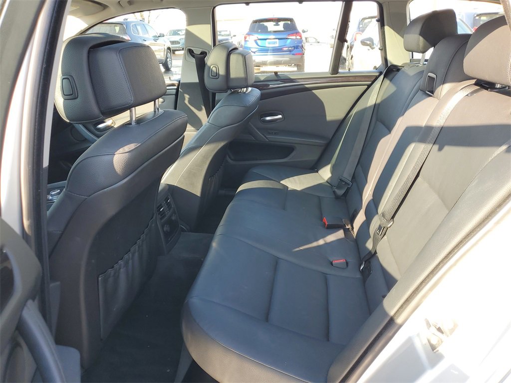 Used 2010 BMW 535i xDrive Wagon image 14