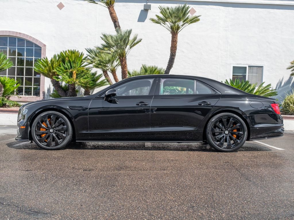 Used 2025 Bentley Flying Spur Plug-In Hybrid AWD/4WD image 5