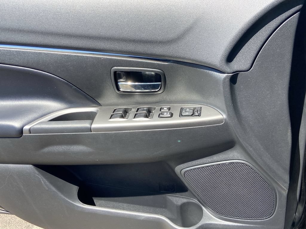 Used 2024 Mitsubishi Outlander Sport ES AWD/4WD image 17