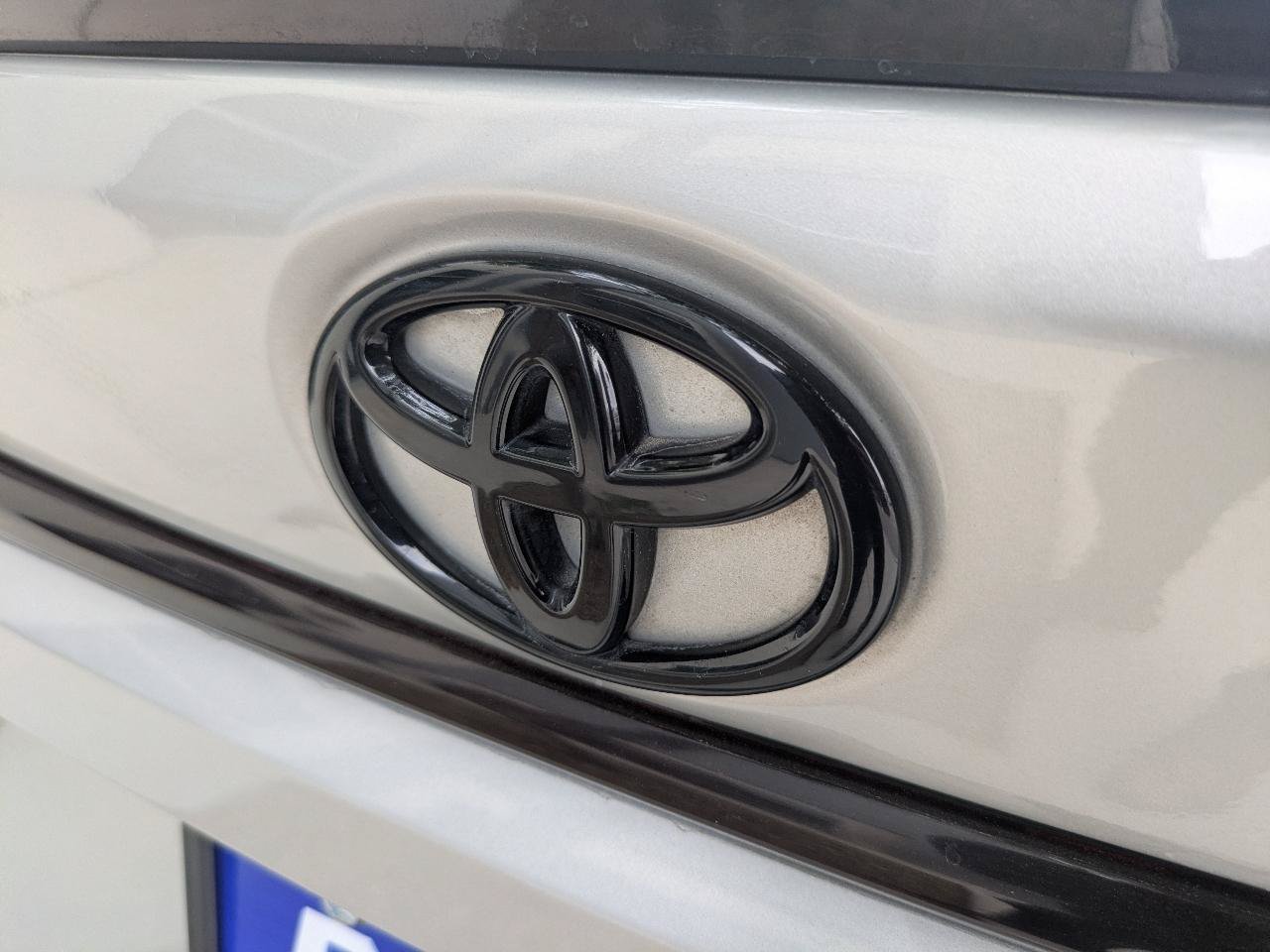 Used 2025 Toyota Corolla XSE FWD image 6