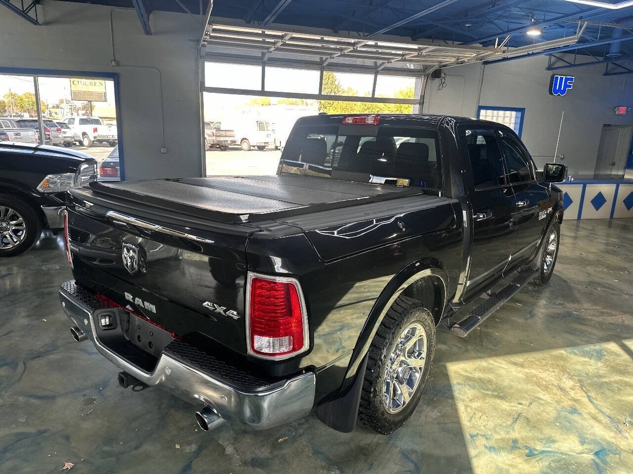 Used 2017 RAM 1500 Laramie AWD/4WD image 10