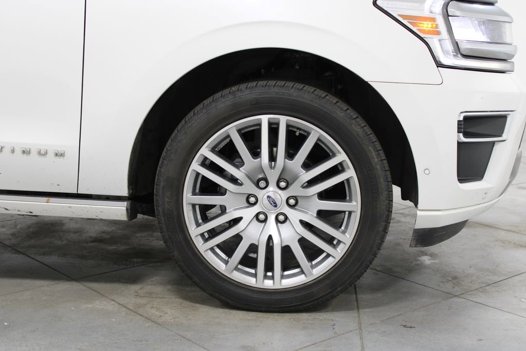Used 2024 Ford Expedition Platinum image 12