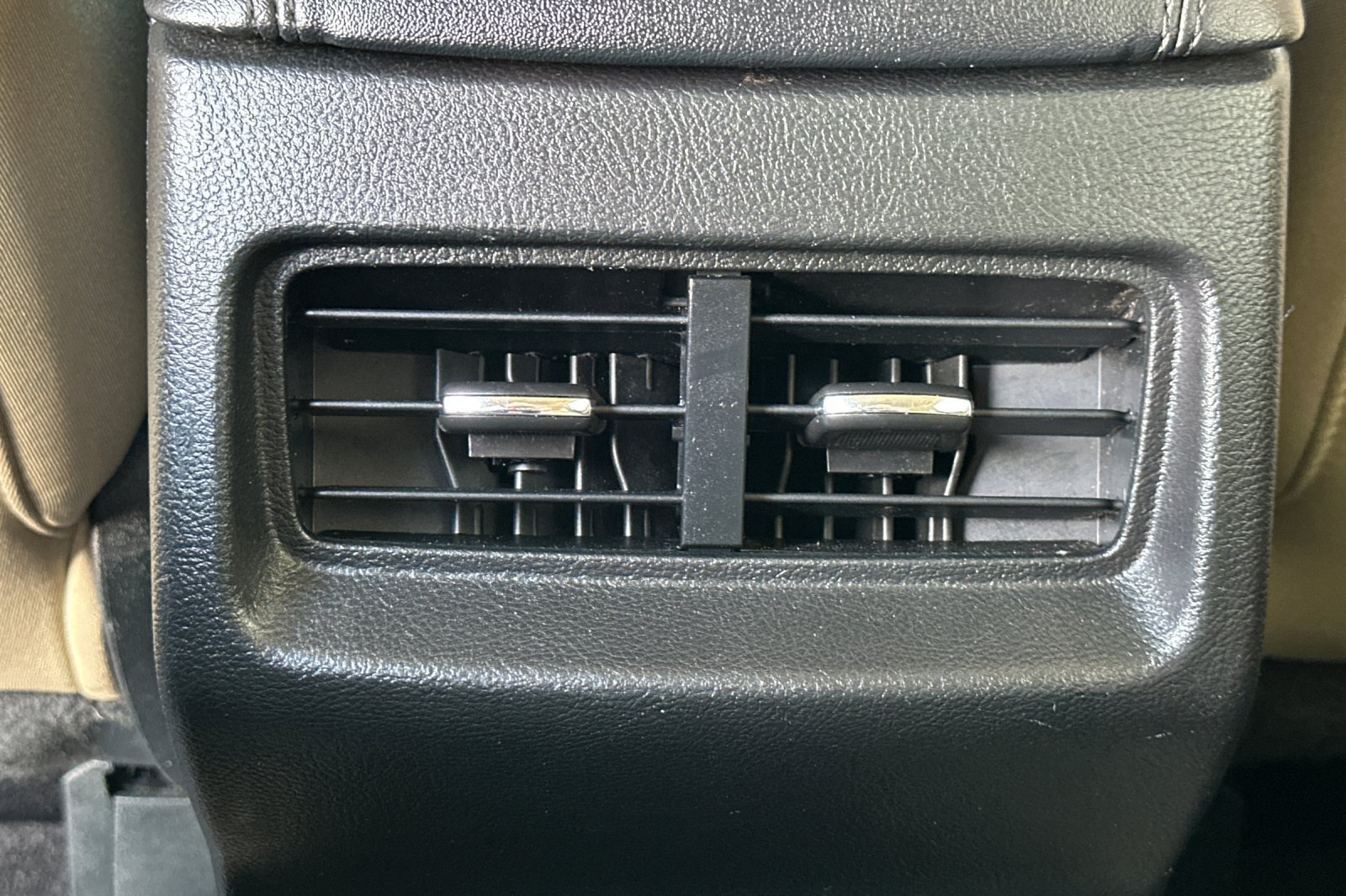 Used 2019 Ford Edge SEL AWD/4WD image 15