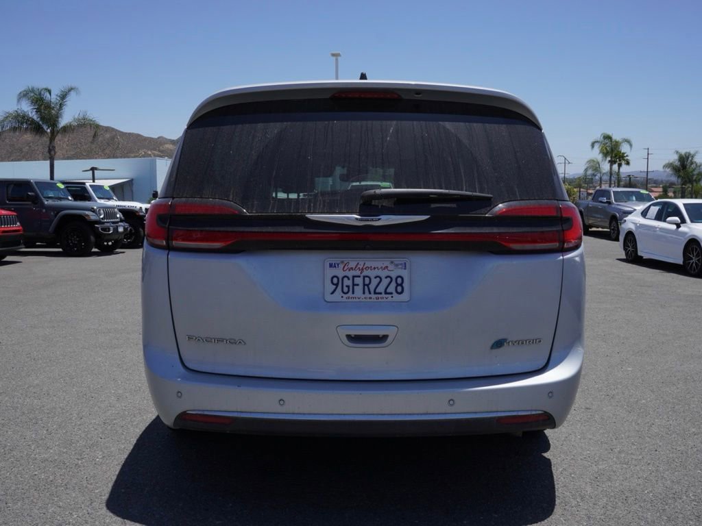 Used 2023 Chrysler Pacifica Limited image 6