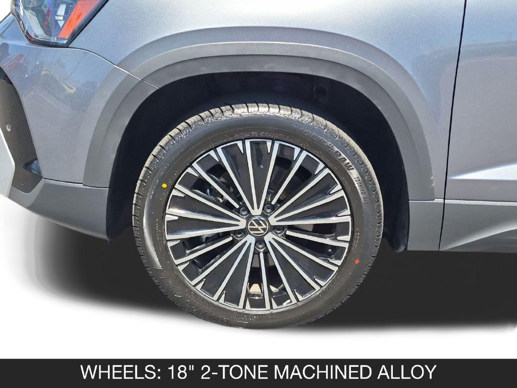 Used 2025 Volkswagen Taos SE FWD image 11