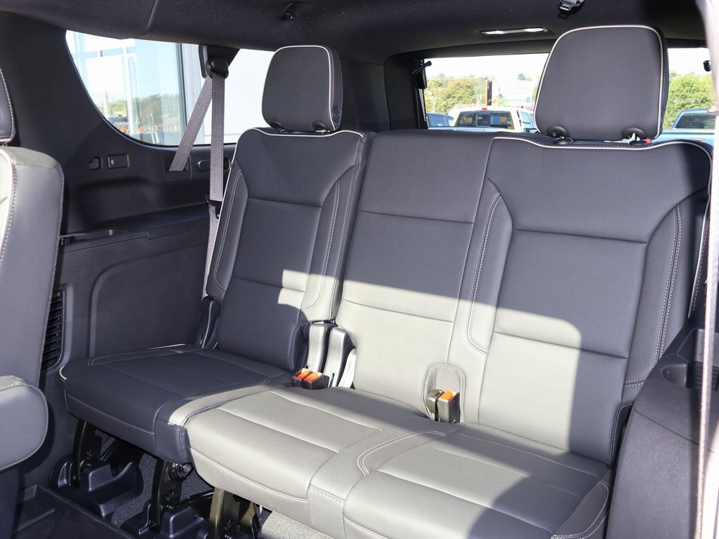 New 2025 Chevrolet Suburban Premier image 31