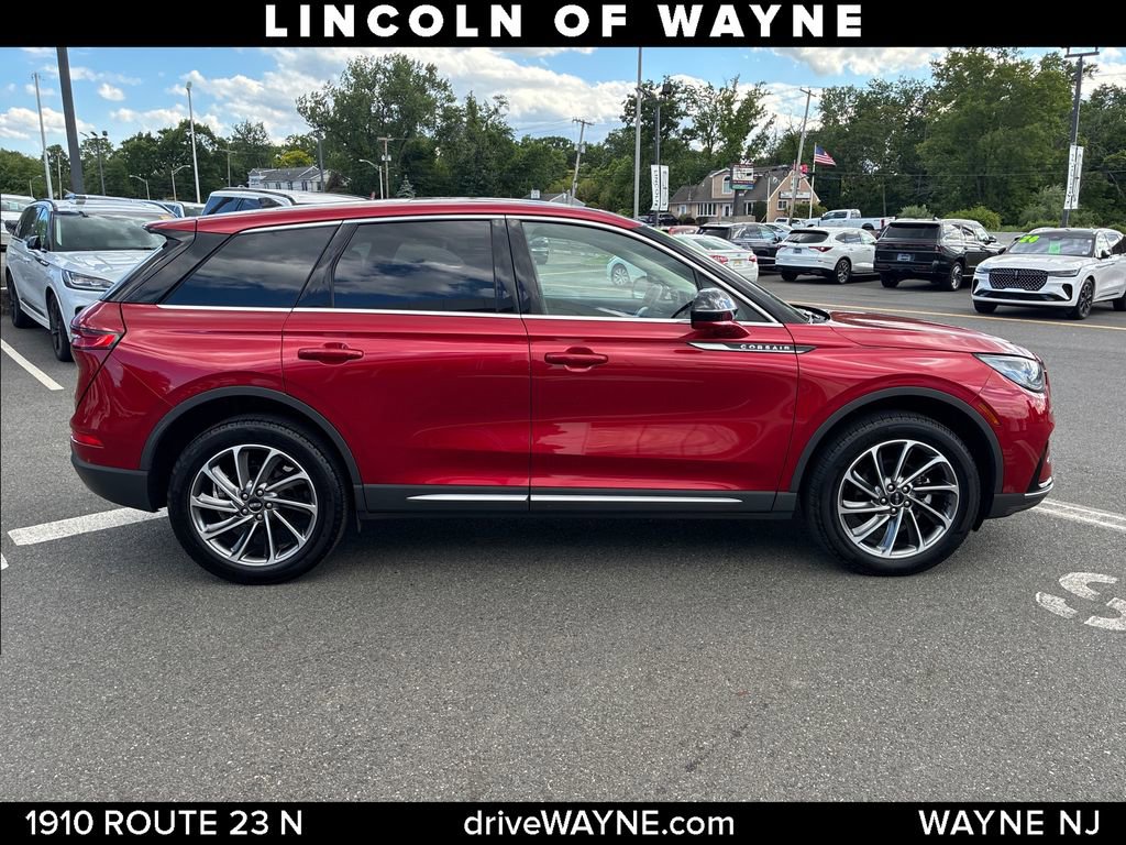 Used 2024 Lincoln Corsair AWD w/ Equipment Group 101A image 9
