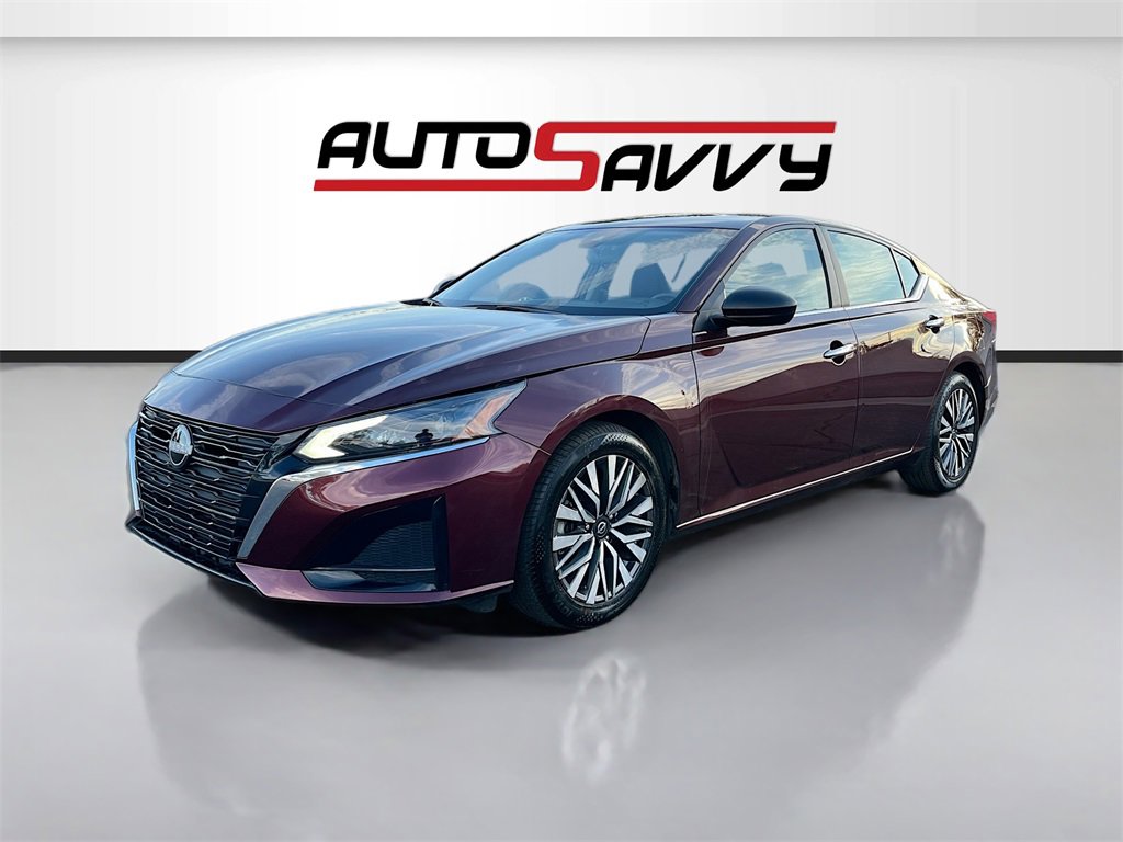 Used 2024 Nissan Altima 2.5 SV image 3
