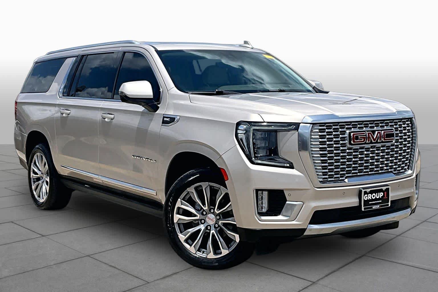 Used 2021 GMC Yukon XL Denali w/ Denali Premium Package RWD image 3