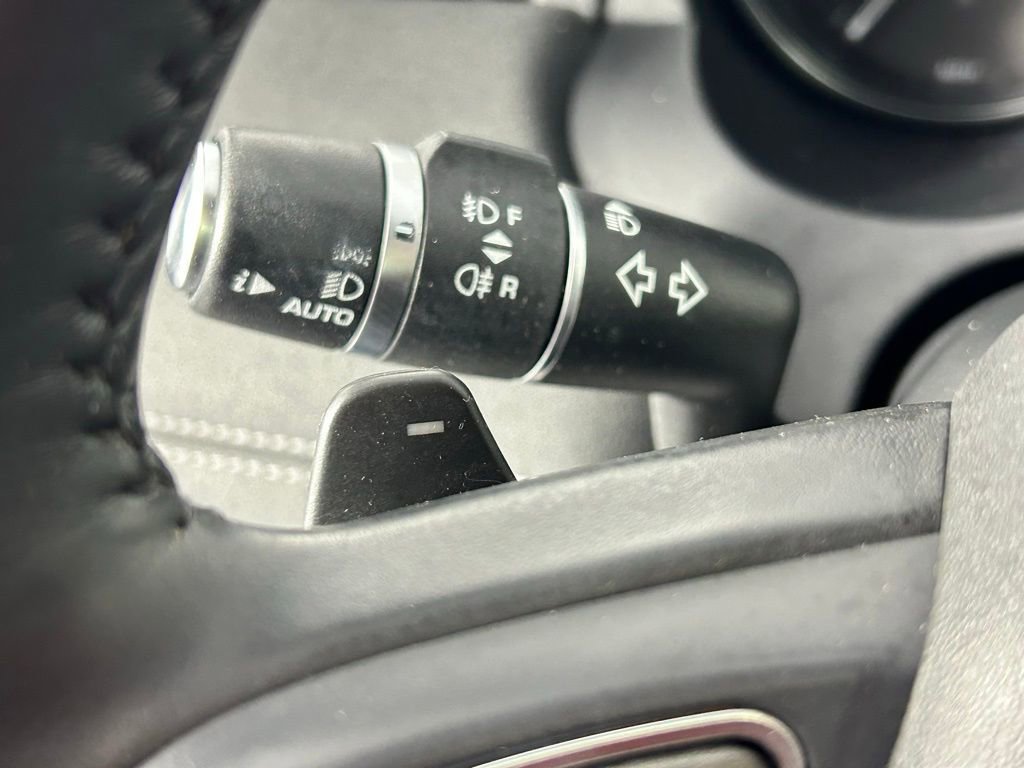 Used 2017 Land Rover Range Rover Evoque SE Premium image 28