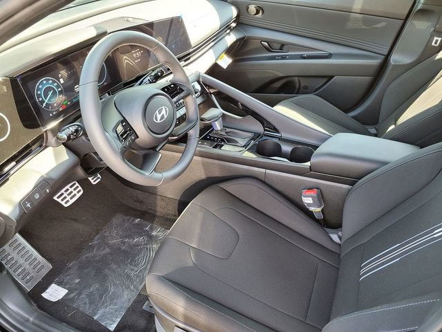 Certified 2025 Hyundai Elantra SEL image 8