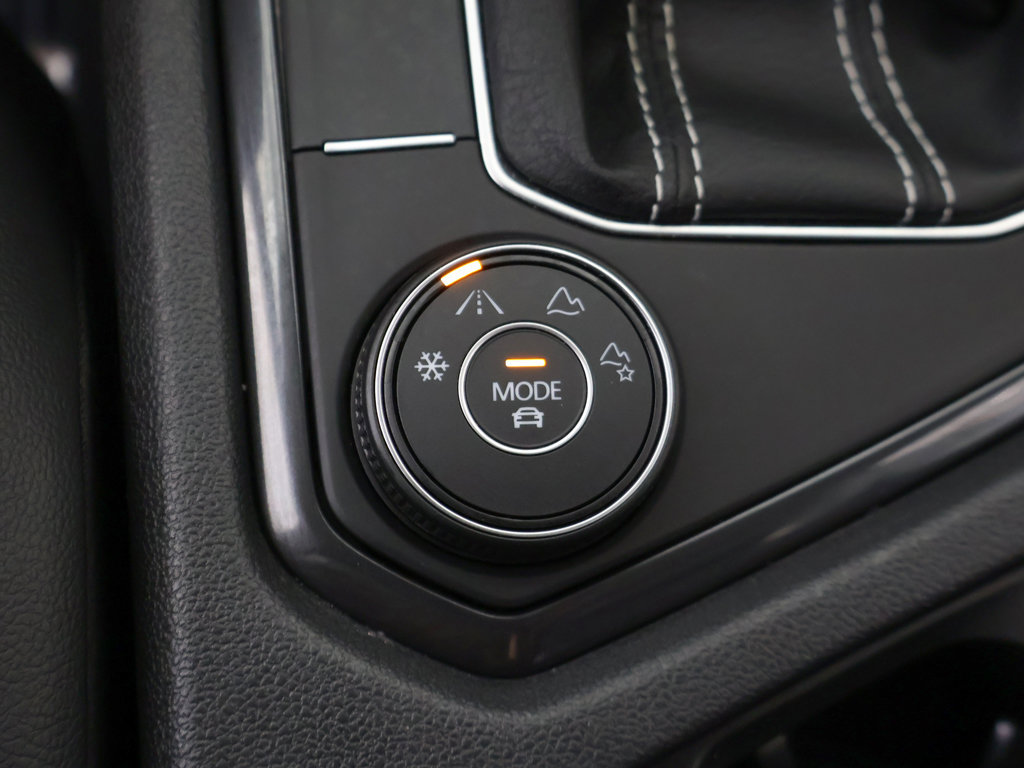Certified 2024 Volkswagen Tiguan SE AWD/4WD image 50