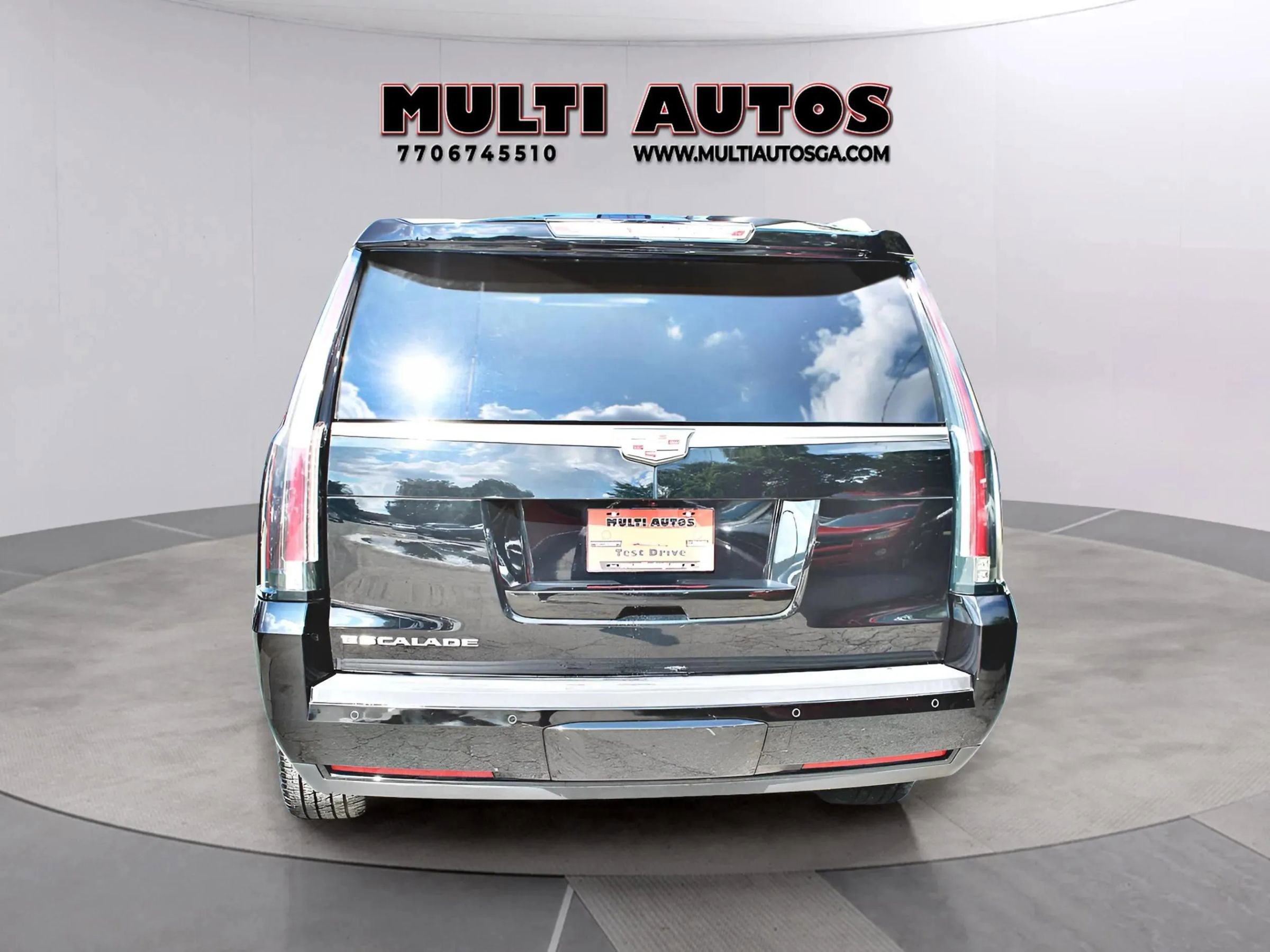 Used 2015 Cadillac Escalade ESV Premium image 4