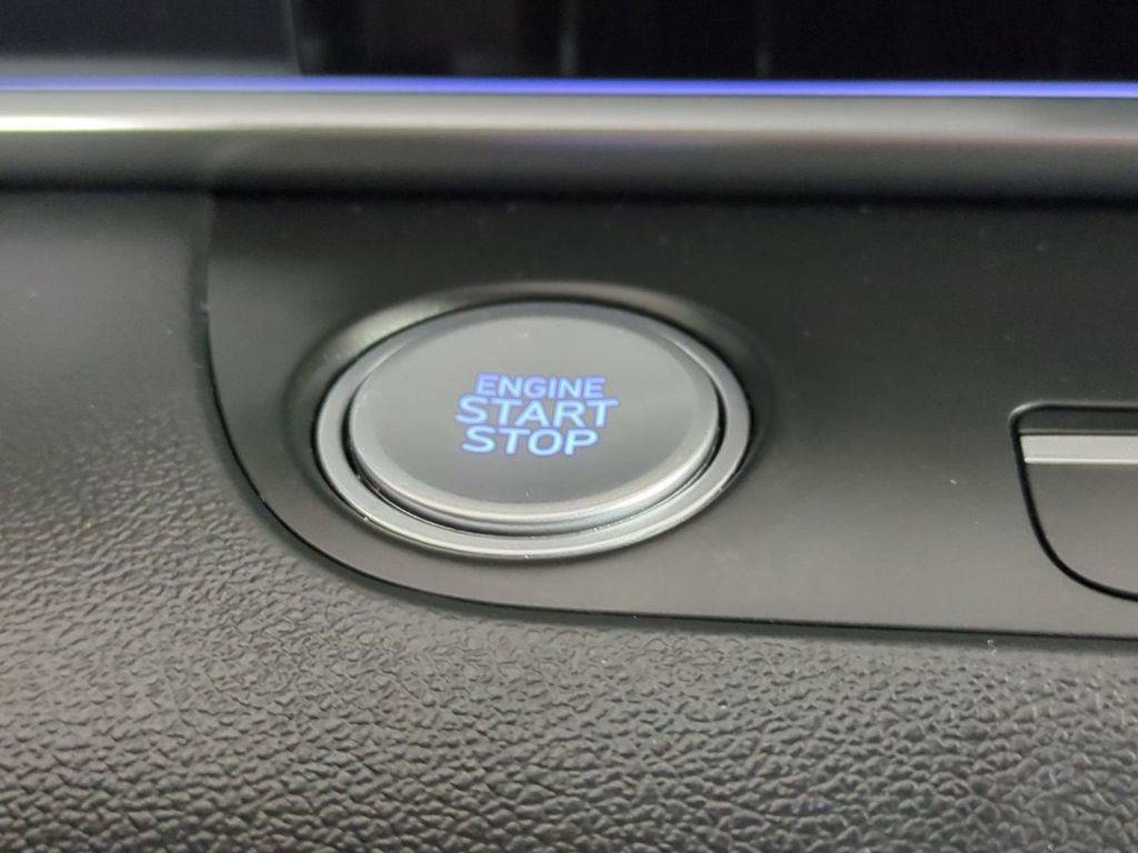 Used 2024 Hyundai Elantra SEL w/ Convenience Package image 36