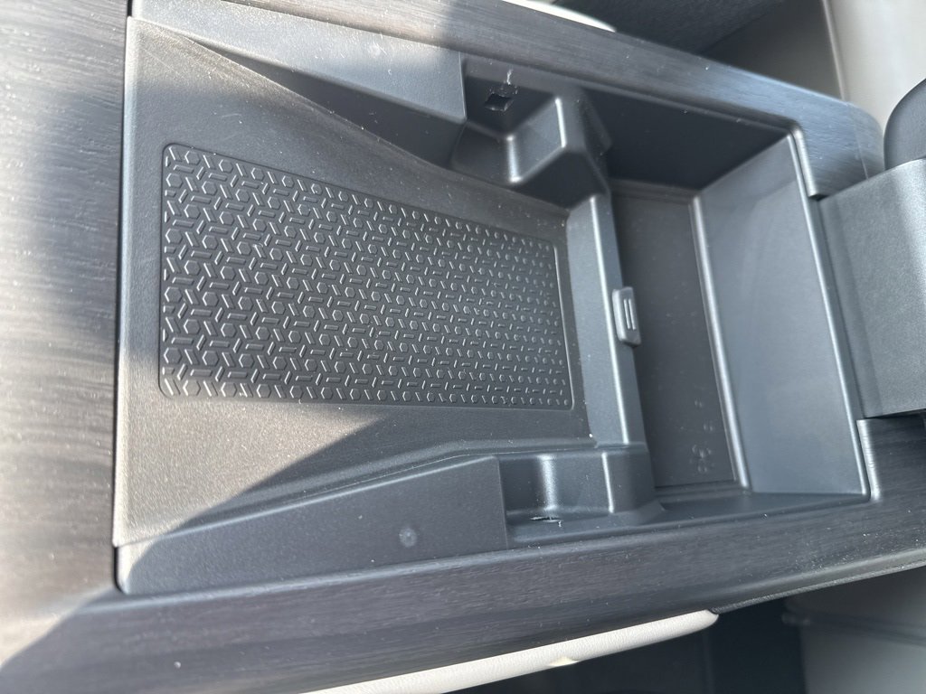 Used 2023 Nissan Ariya FWD image 36