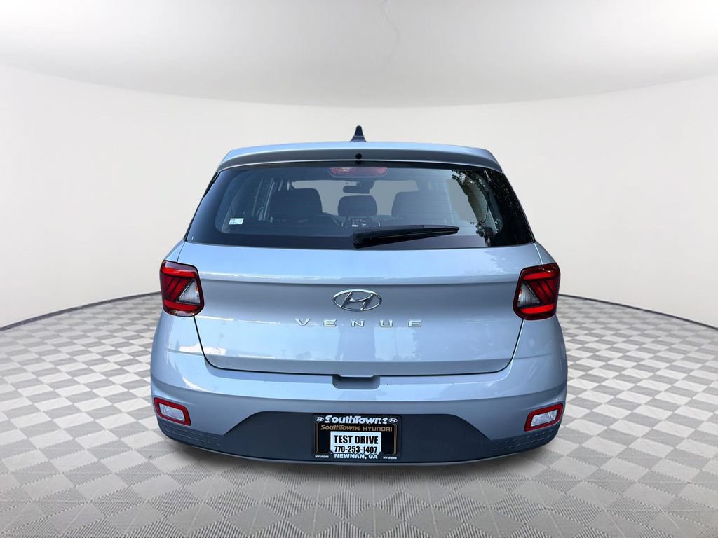 Used 2021 Hyundai Venue SE FWD image 6