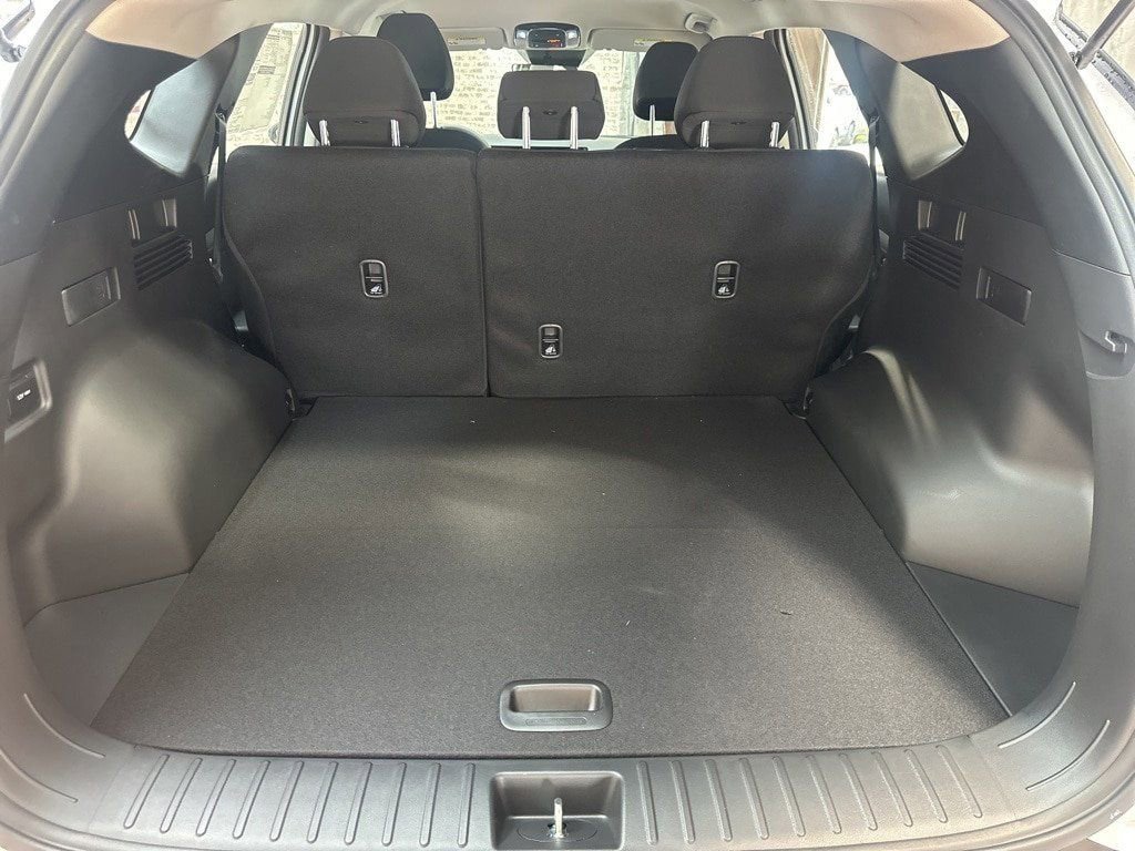 New 2026 Hyundai Tucson Blue SE w/ Tow & Go Package image 13