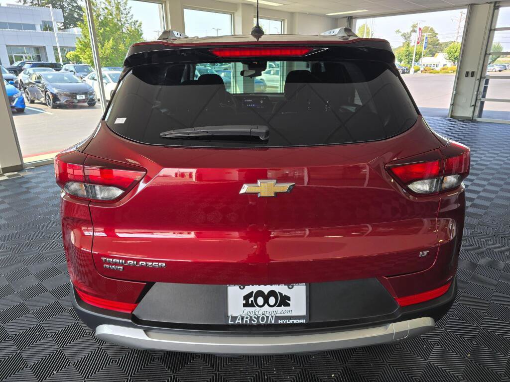 Used 2025 Chevrolet TrailBlazer LT AWD/4WD image 4