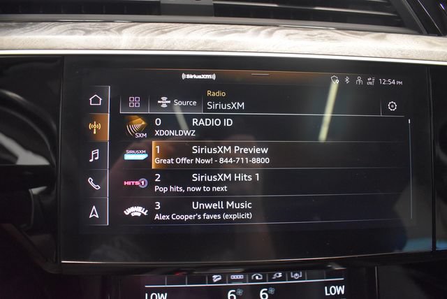 Used 2021 Audi e-tron Premium w/ Convenience Plus Package AWD/4WD image 26