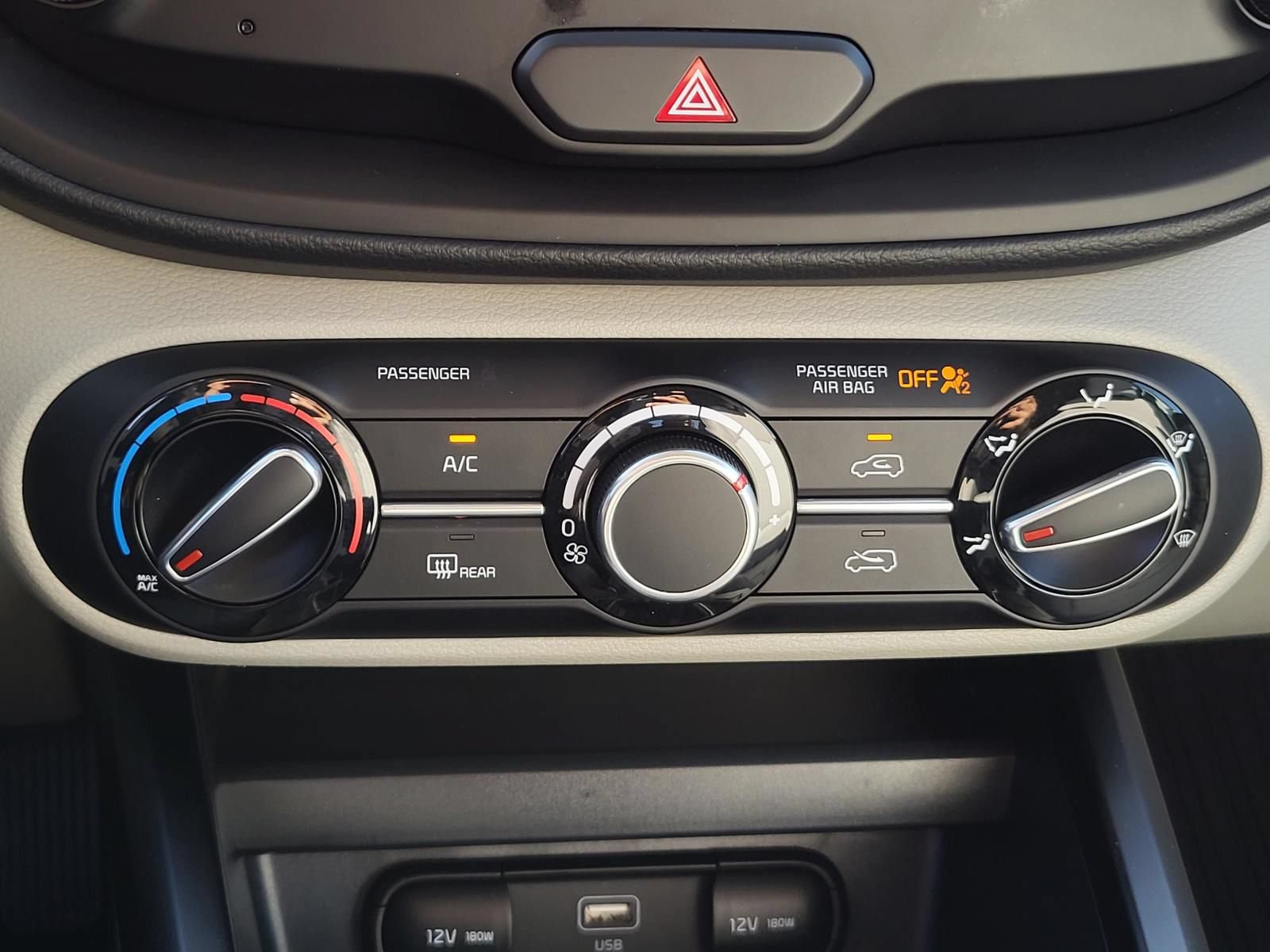 Used 2024 Kia Soul LX w/ Option Group 015 FWD image 23