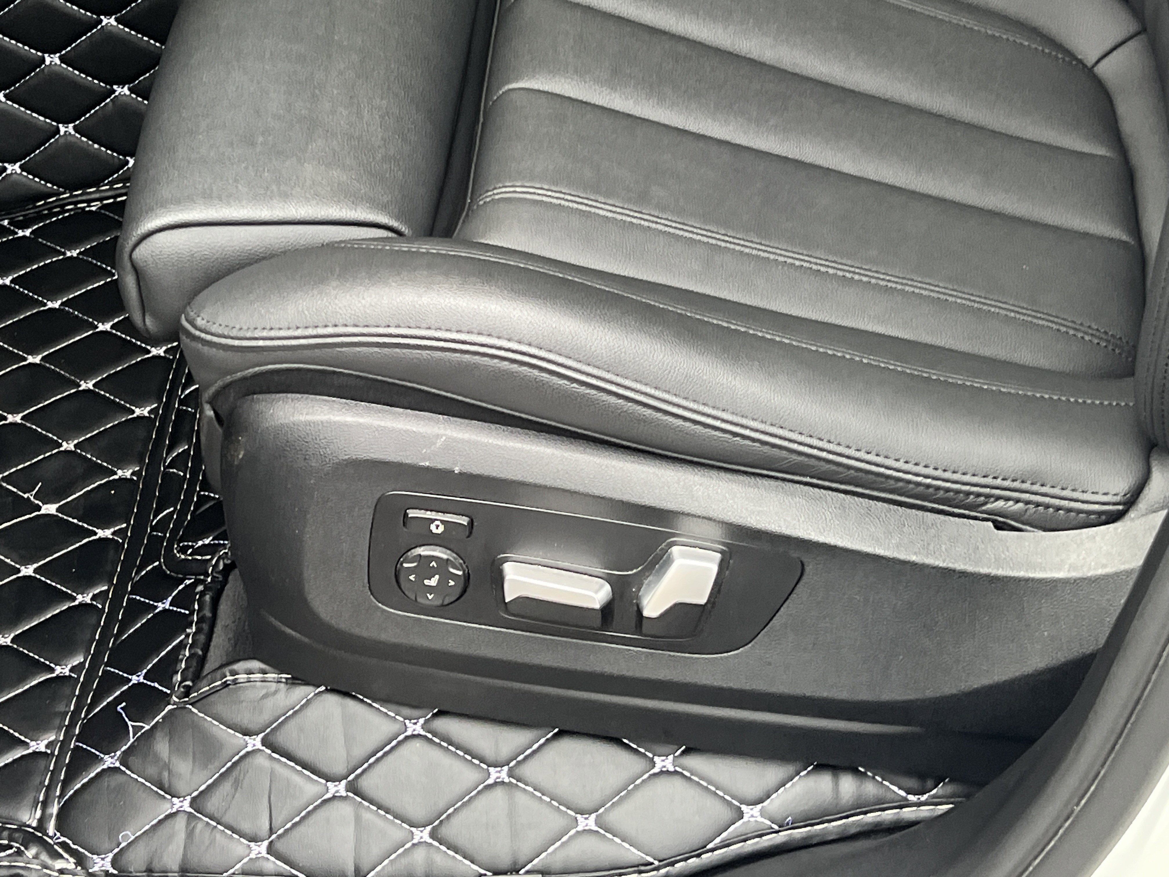 Used 2021 BMW X5 sDrive40i w/ Convenience Package image 10