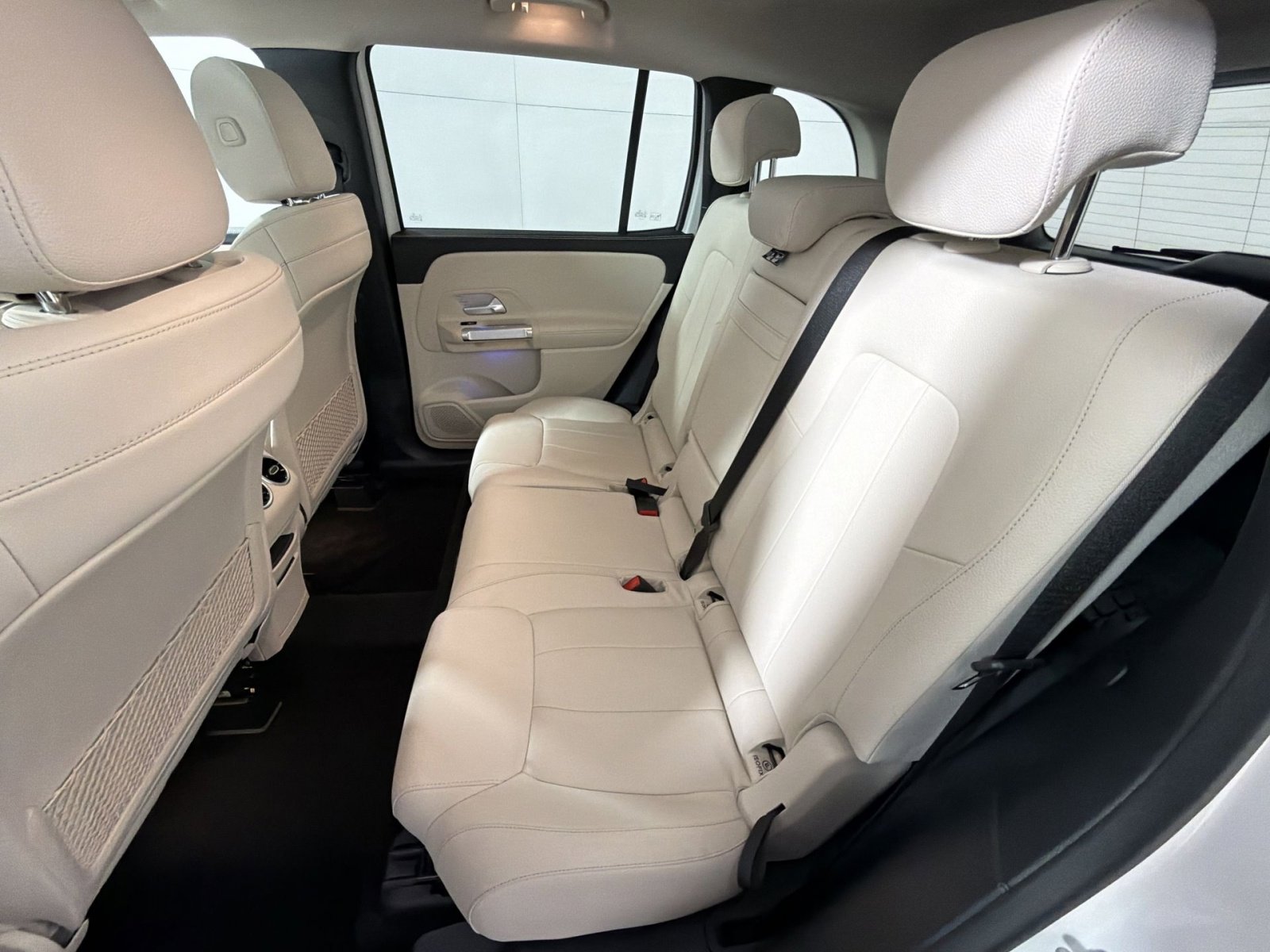 Used 2021 Mercedes-Benz GLB 250 4MATIC image 24