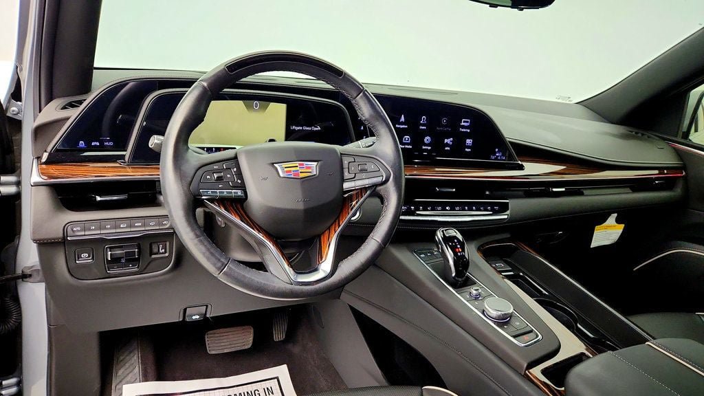 Used 2024 Cadillac Escalade ESV Premium Luxury w/ Performance Package AWD/4WD image 13