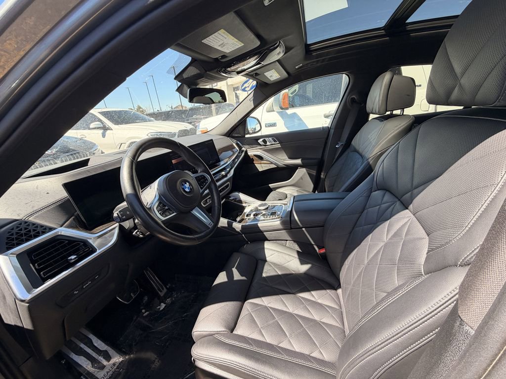 Used 2024 BMW X6 xDrive40i w/ Premium Package image 3