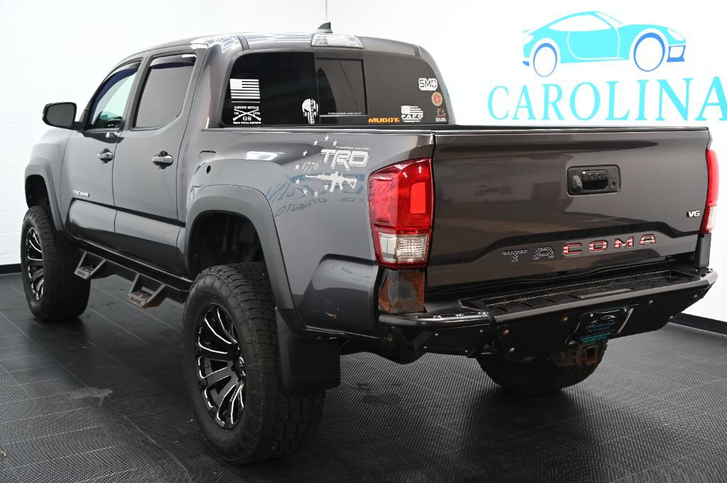 Used 2017 Toyota Tacoma TRD Off-Road w/ Tow Package AWD/4WD image 4