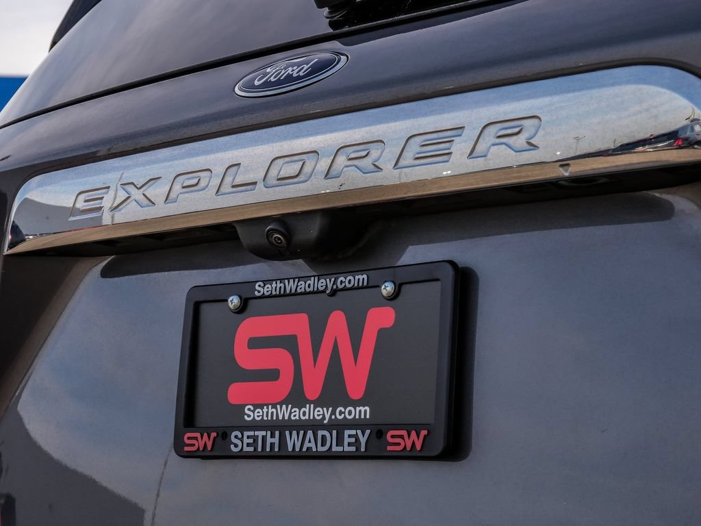 Used 2024 Ford Explorer XLT w/ Equipment Group 202A RWD image 10