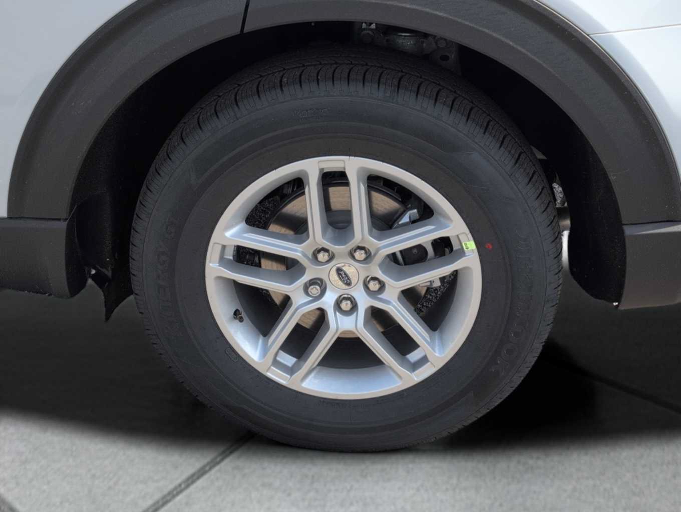 New 2026 Ford Explorer Active RWD image 12