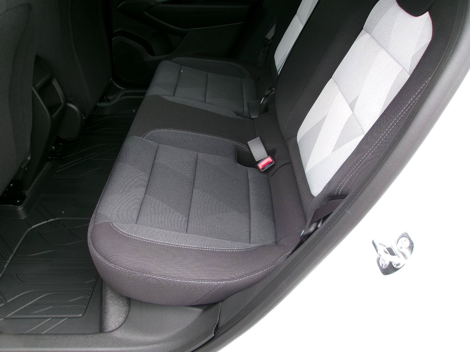 New 2026 Chevrolet Trax RS w/ Sunroof Package FWD image 11