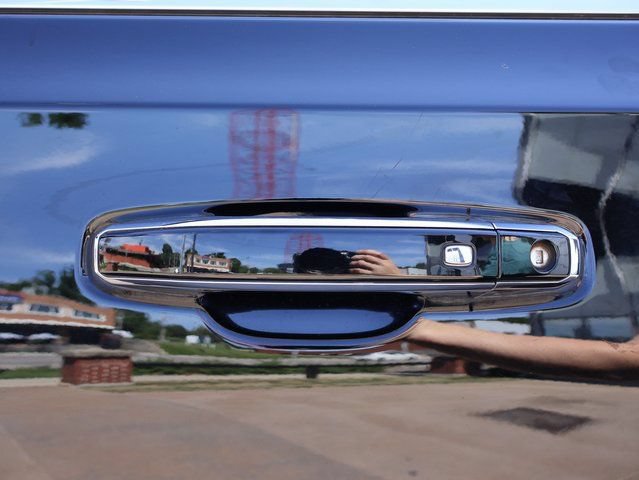Used 2023 GMC Yukon Denali AWD/4WD image 26